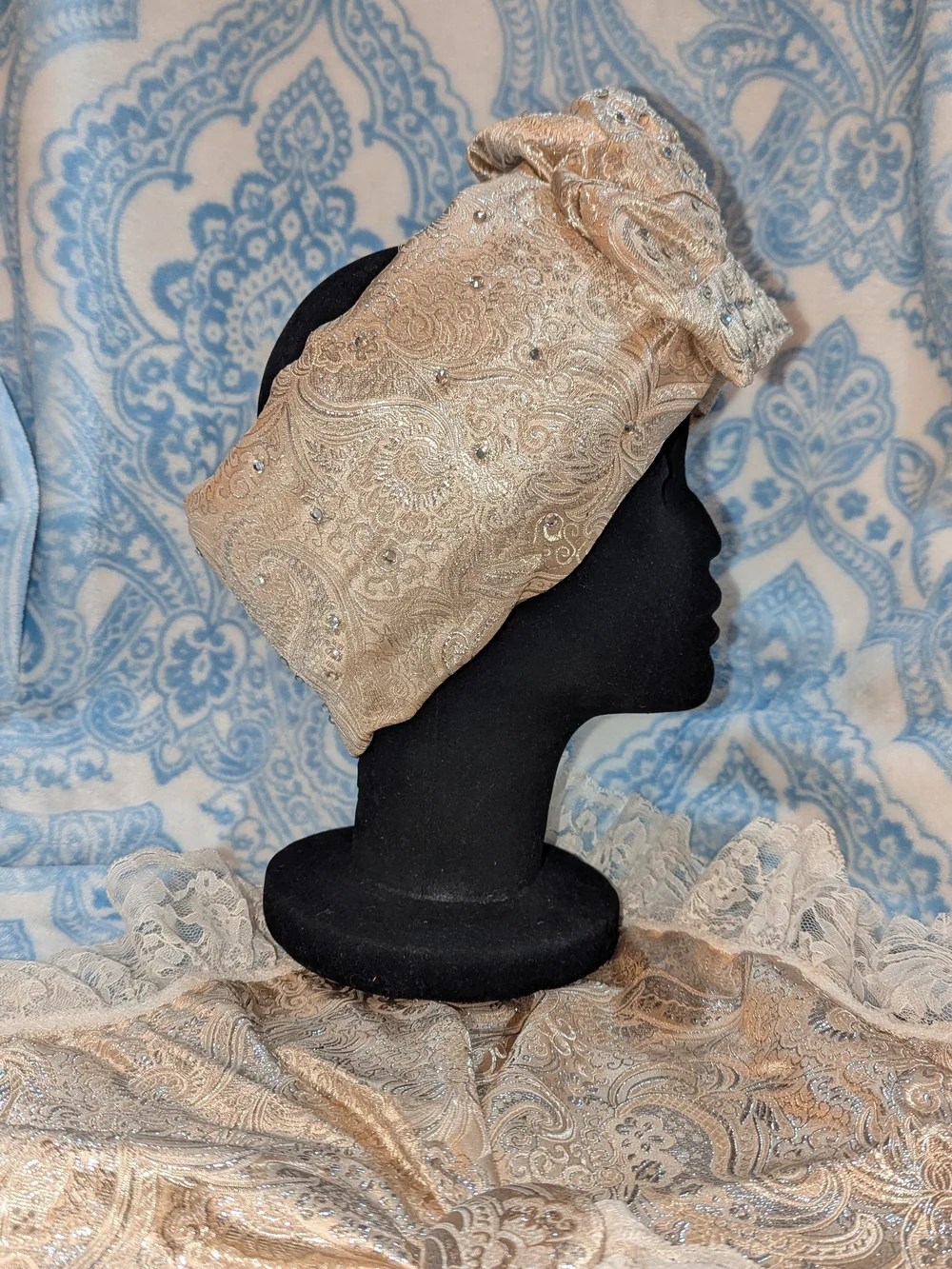 Elegant Metallic Gold Paisley Evening Clutch and Headwrap Set